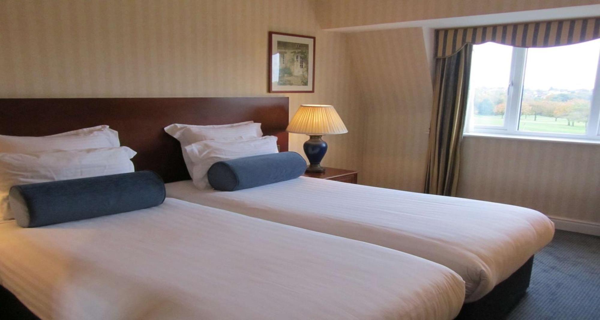 קובנטרי Windmill Village Hotel, Golf Club & Spa, BW Signature Collection מראה חיצוני תמונה